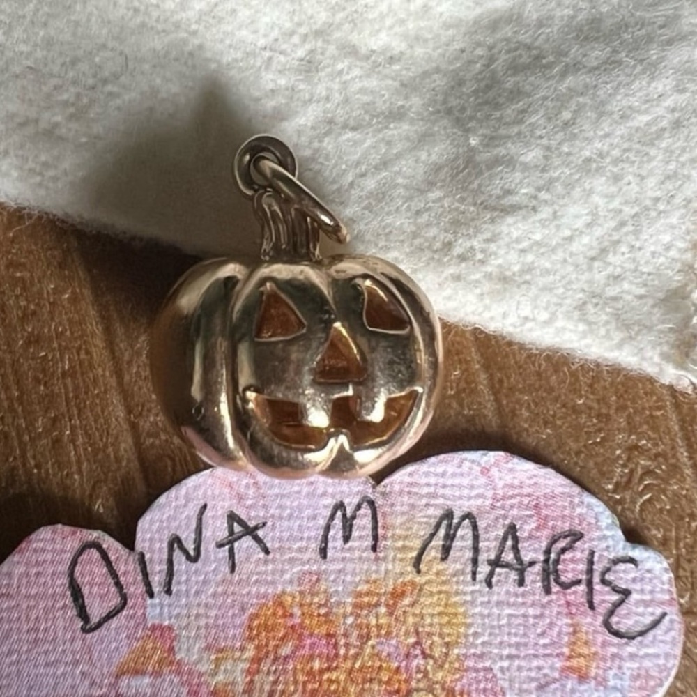James Avery Retired 3d 14kt yellow gold Pumpkin charm!